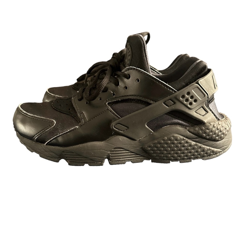 Women’s Nike Air Huarache Black Size 8